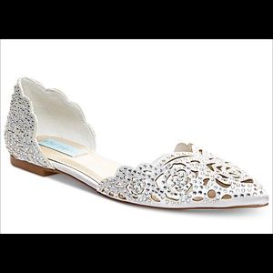 Betsey Johnson Ivory Lucy Flats